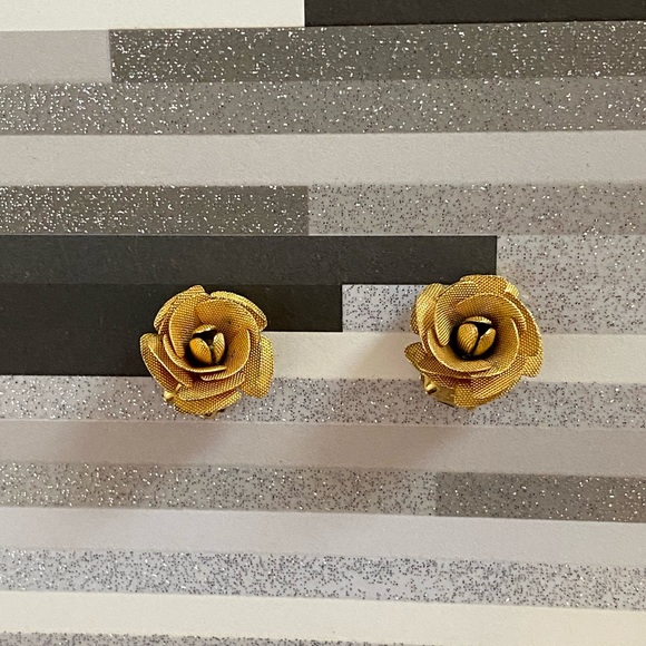 Vintage 80s earrings 🖤 - Picture 2 of 4